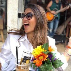 Meet your Posher, Daura